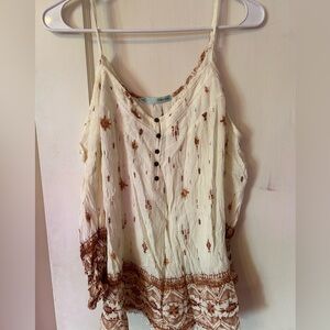 Maurice’s cold shoulder top size L